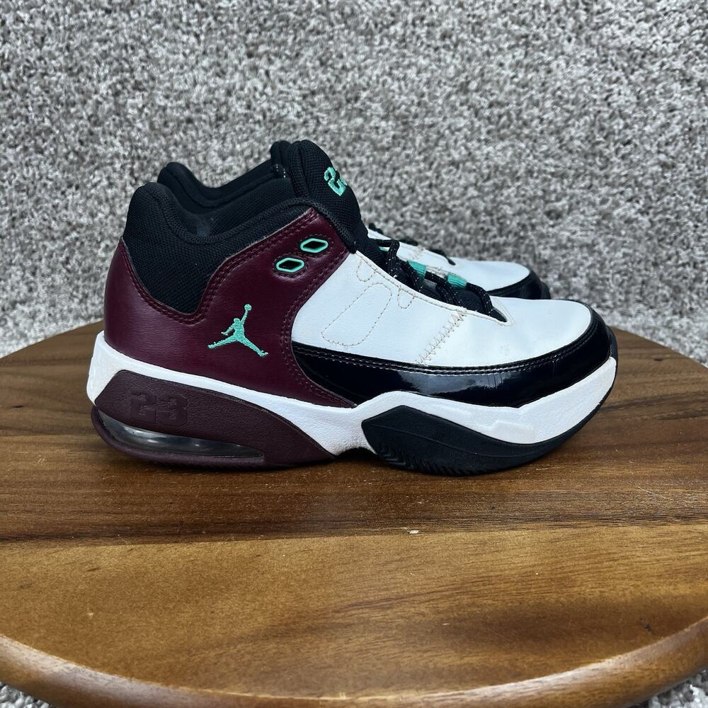 Nike Jordan Max Aura 3 White Black Burgundy 4.5Y Basketball Sneakers DO0025-035